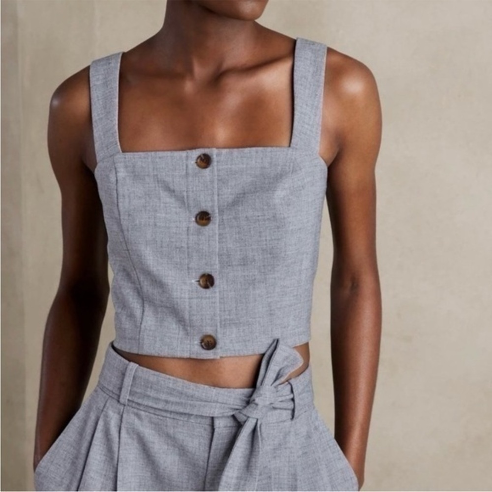 Banana Republic Factory Blue Chambray Crop Sleeveless Button Up To NWT 6 Lined